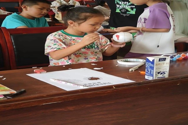 暑期社會(huì)實(shí)踐項(xiàng)目：武昌理工學(xué)院“青春筑夢(mèng)”通城志愿服務(wù)隊(duì)成功開展地球儀制作教學(xué)課程