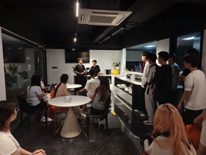 創(chuàng)飛科技實踐團于駐地召開工作部署會 明確各組任務(wù)推進實踐項目