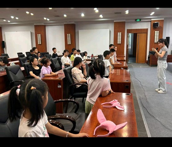 尊重差異筑舞臺——南京師范大學泰州學院“紅心研墨”暑期社會實踐紀實（22）