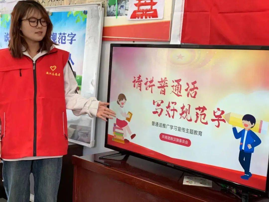 淮北師范大學(xué)“文潤(rùn)?quán)l(xiāng)野”團(tuán)隊(duì)深入安徽樅陽(yáng)，開(kāi)展鄉(xiāng)村文化墻繪活動(dòng)