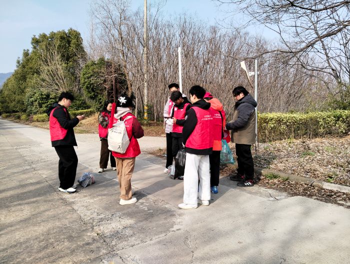 步量風(fēng)景，手拾潔凈