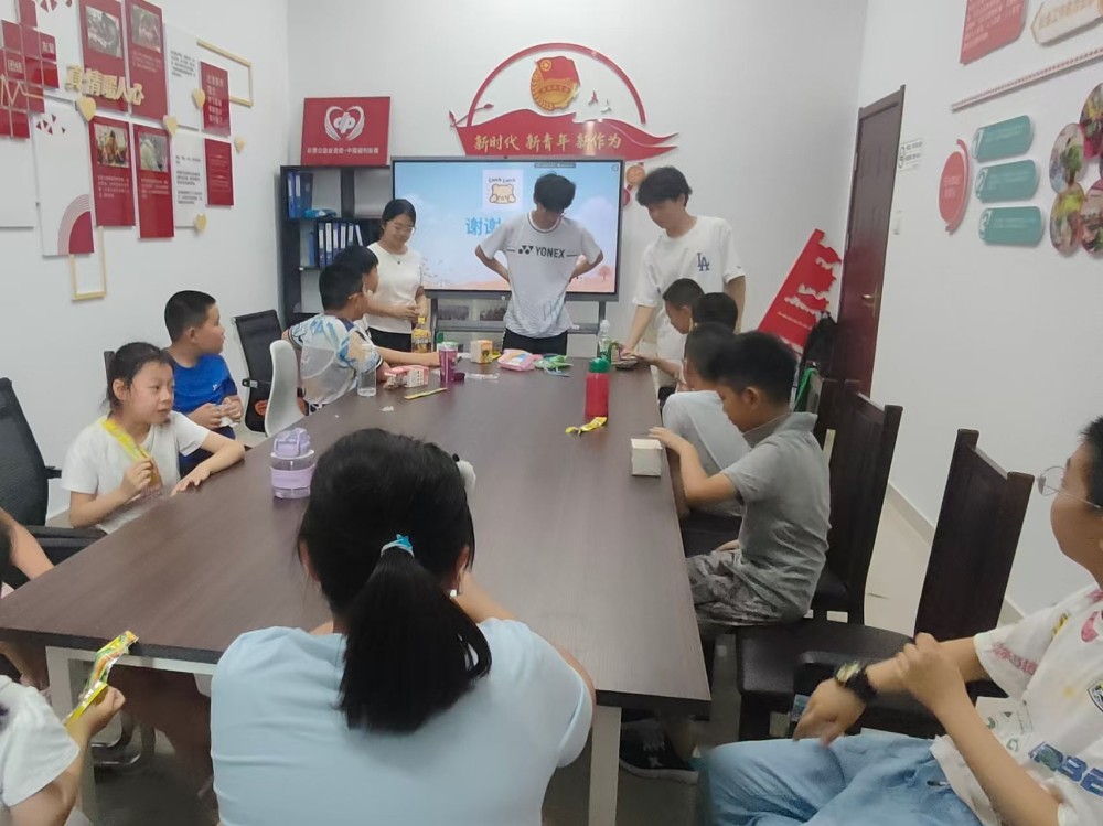 墨香盈暑夏，志愿微光暖照鹽城童夢(mèng)長天