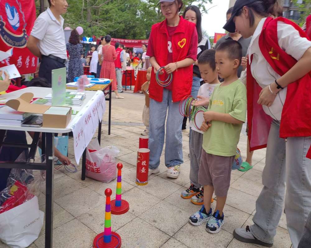 科普心理知識(shí)，走進(jìn)社區(qū)