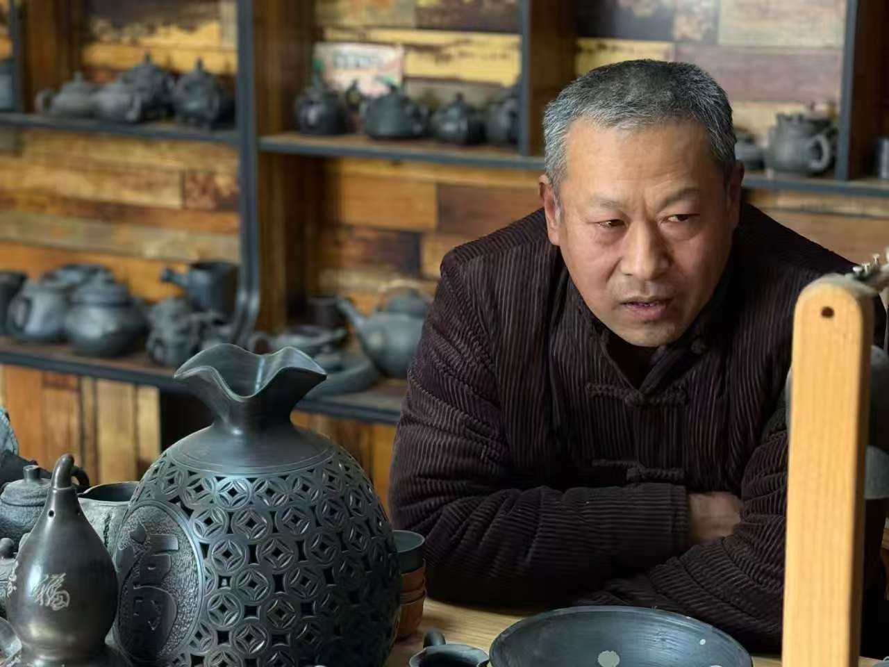 青島農業(yè)大學學子多城聯(lián)動，共探黑陶非遺傳承之路