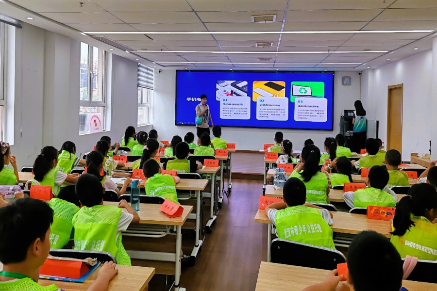 鋰電池宣講進(jìn)社區(qū)，環(huán)保意識(shí)植童心