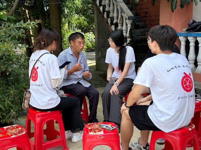 學(xué)子訪黔鄉(xiāng)探銀花產(chǎn)業(yè)，干群謀新徑破滯銷困局