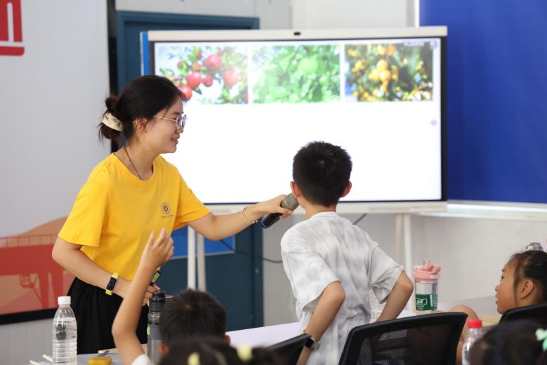 華中農大博士團食安中國行科普系列活動—中鐵科工江夏基地愛心托管班