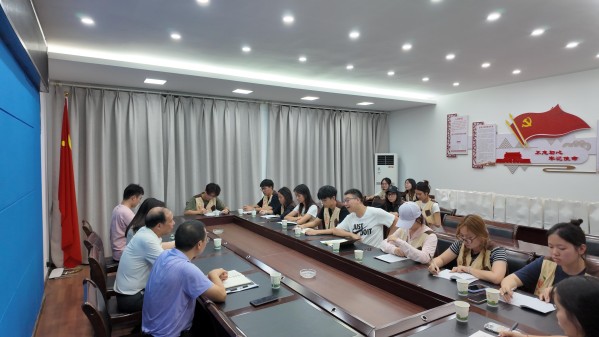 武漢東湖學(xué)院“小橙故事”實踐成果座談會，政校共商臍橙產(chǎn)業(yè)助農(nóng)新篇