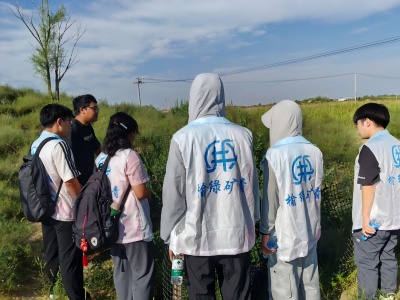 實(shí)踐隊(duì)赴鄂爾多斯開展實(shí)踐活動，探索土壤與植物奧秘