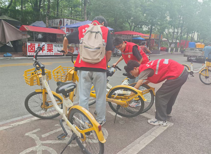 志愿微光暖社區(qū) 青春力量顯擔(dān)當(dāng)