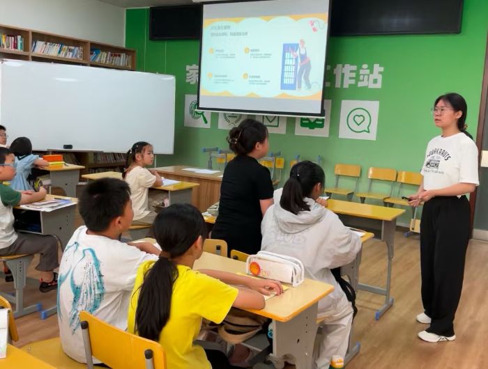 泰州高校實踐團隊走進南通社區(qū) 趣味課堂助力兒童成長