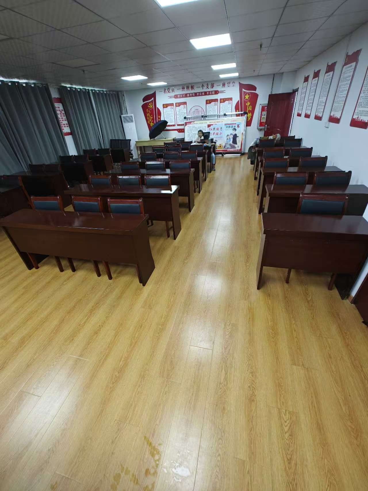 《愛(ài)心傳遞，溫暖童心：淮北師范大學(xué)志愿者為留守兒童帶來(lái)藝術(shù)與科學(xué)的盛宴》