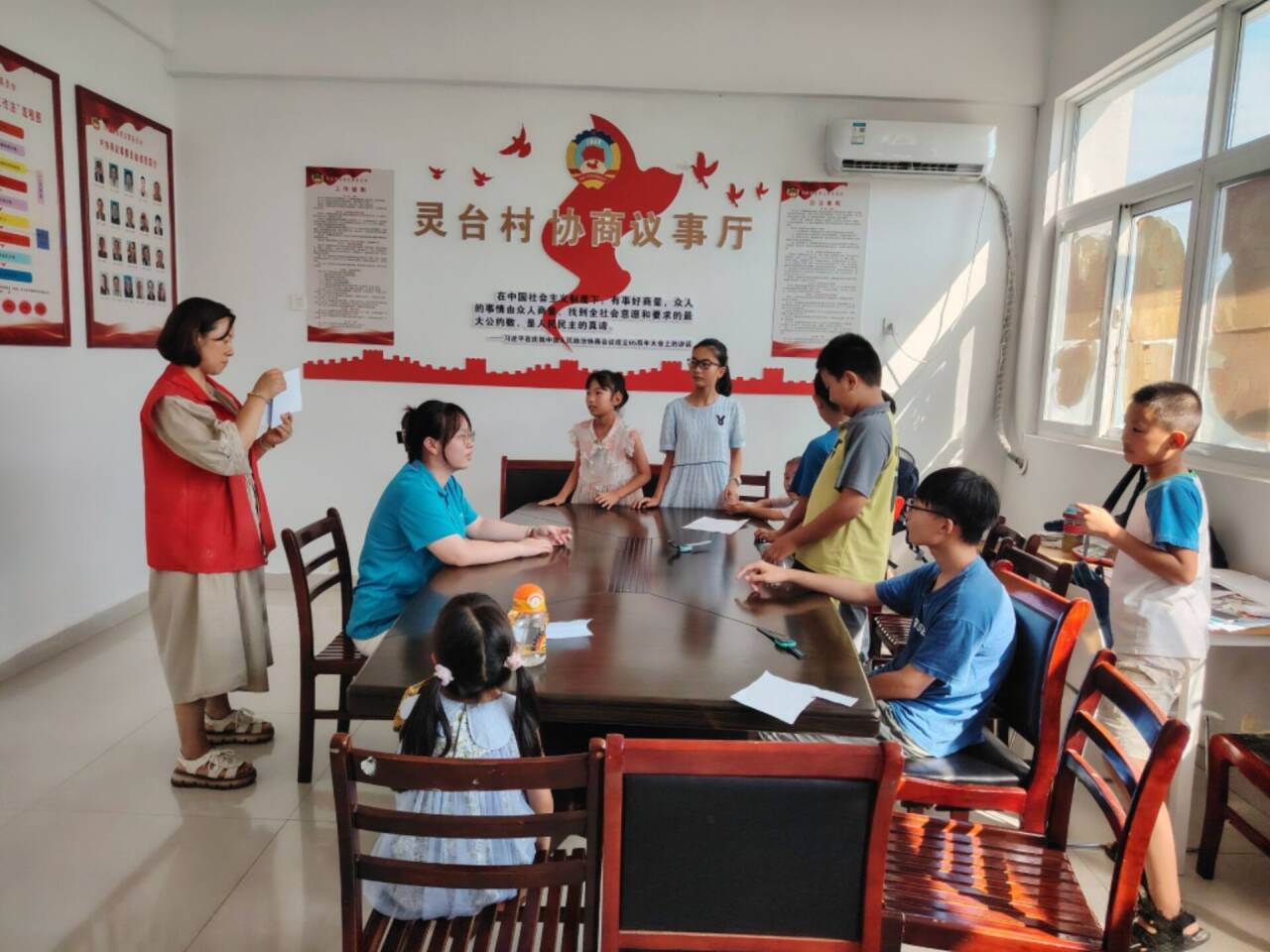 童心相伴，夕陽同輝--巢湖學(xué)院數(shù)學(xué)與大數(shù)據(jù)學(xué)院赴同大鎮(zhèn)“一老一小”教育關(guān)愛服務(wù)團(tuán)走進(jìn)廬江縣同大鎮(zhèn)靈臺、劉墩、魏蕩三村開展“守護(hù)童心 一同長大”公益暑托班