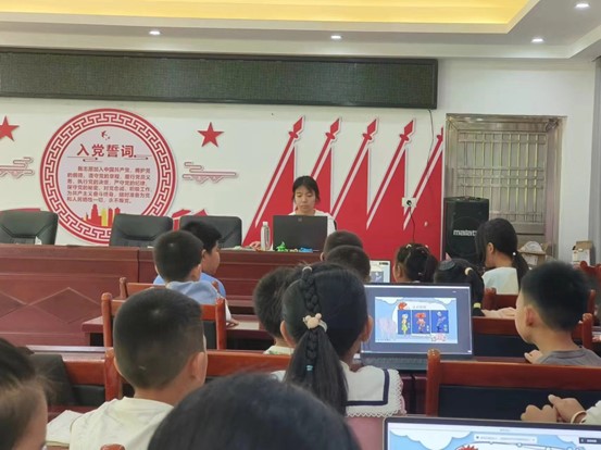 做情緒的主人，讓生活充滿陽光——武昌理工學院“青春筑夢”通城志愿服務(wù)隊開展心理健康課程