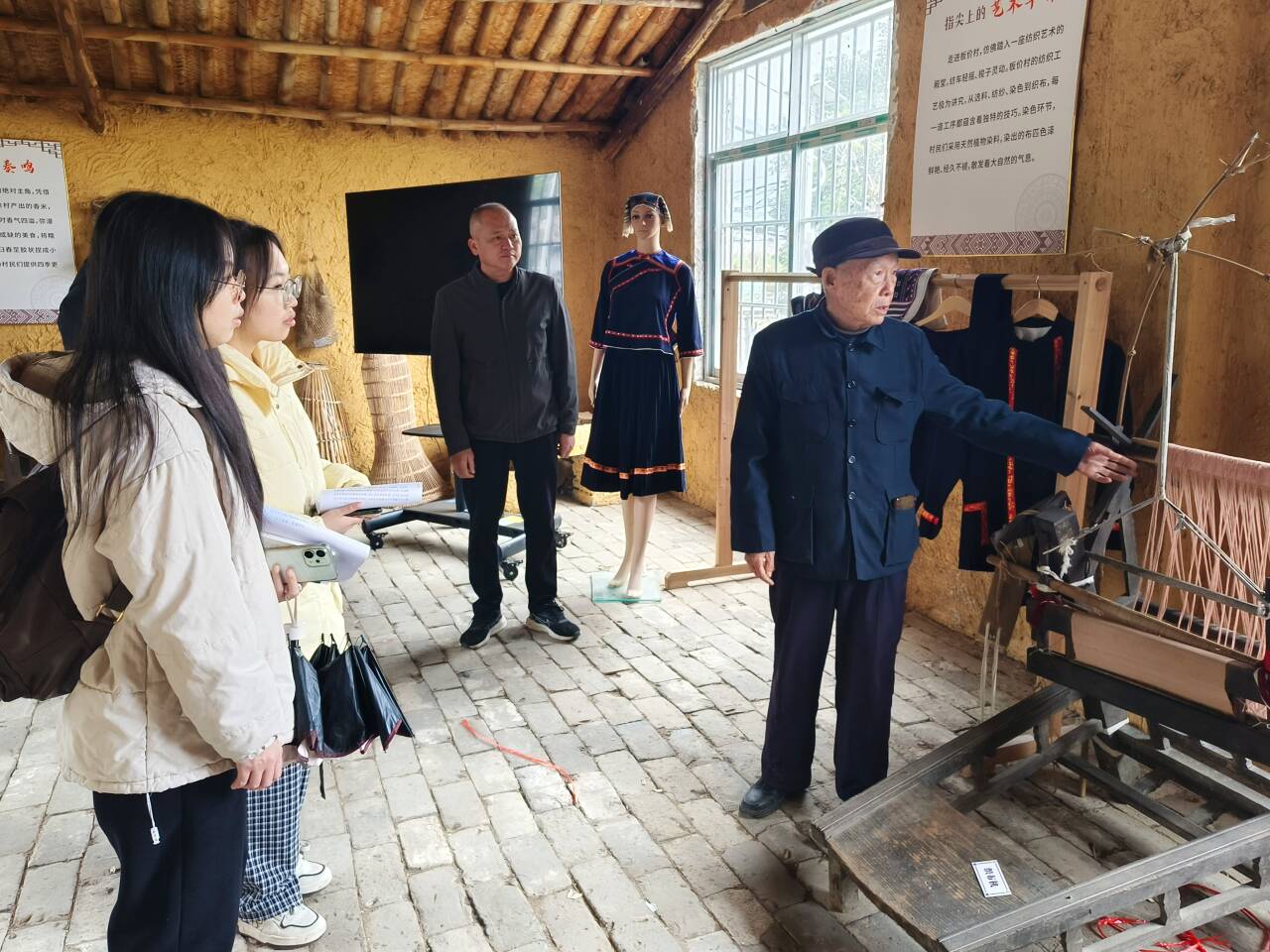 鏈興邊踏歌行 深訪板價探非遺——廣西師范大學(xué)珠鏈興邊團社會實踐板價村紀實