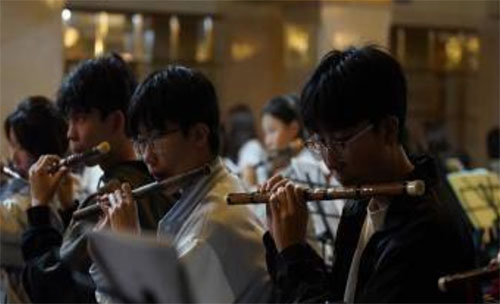 民樂(lè)生生滿(mǎn)校園 民族團(tuán)結(jié)潤(rùn)心田