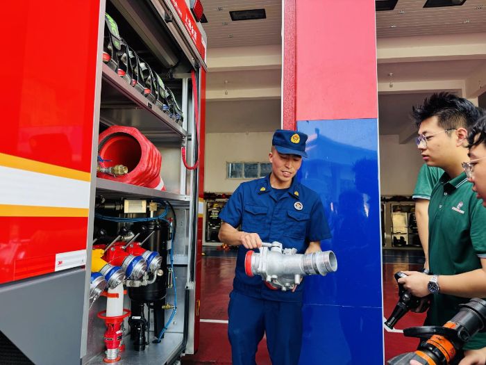 西安外事學(xué)院工學(xué)院暑期三下鄉(xiāng)實(shí)踐團(tuán)攜鎮(zhèn)巴縣消防大隊(duì)開展主題教育活動(dòng)