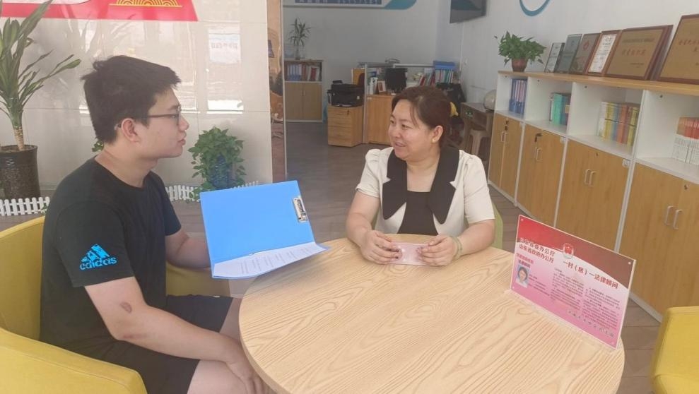 山東大學(xué)“心聚石榴籽，E研民族情”社會(huì)實(shí)踐隊(duì)前往濟(jì)南市飲虎池街社區(qū)開(kāi)展民族文化融合調(diào)查采訪活動(dòng)