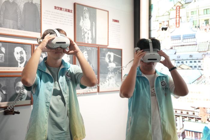 多彩向陽(yáng)服務(wù)隊(duì)：探訪漢劇藝術(shù)，對(duì)話長(zhǎng)江非遺