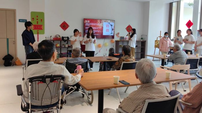 人文與健康學(xué)院開展宜興雅達(dá)健康生態(tài)產(chǎn)業(yè)園調(diào)研暨老服專業(yè)主題黨日活動(dòng)