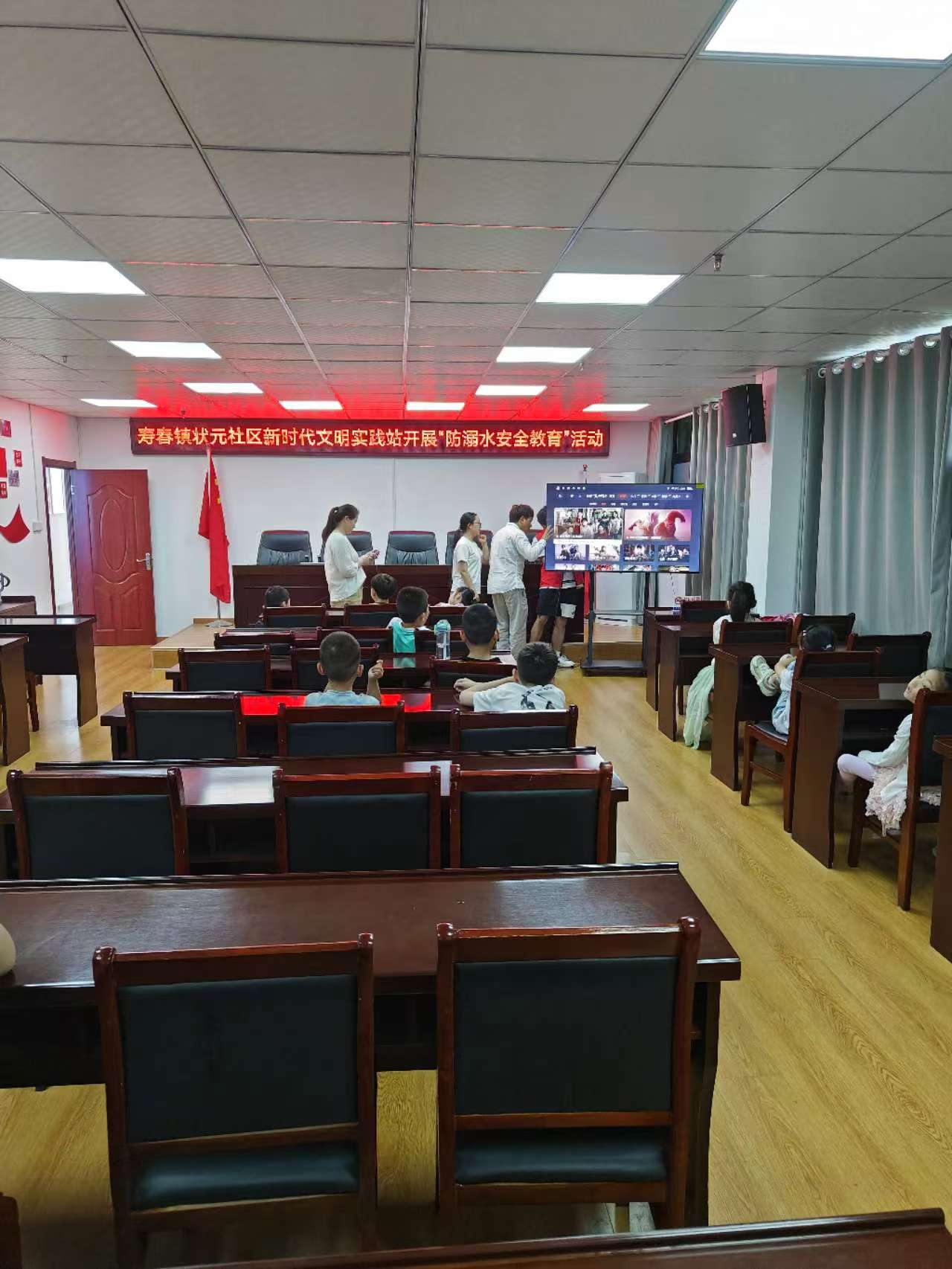 愛心傳遞，溫暖童心：志愿者為留守兒童帶來藝術(shù)與科學的盛宴》