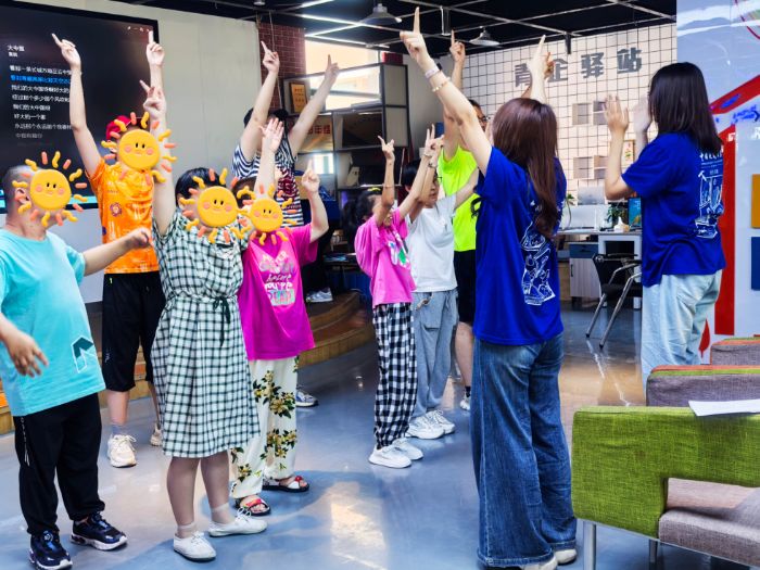 中國地質(zhì)大學(xué)（北京）隴螢心燈實踐團為蘭州心智障礙青年群體的心靈“減負”以踐行青年之責(zé)