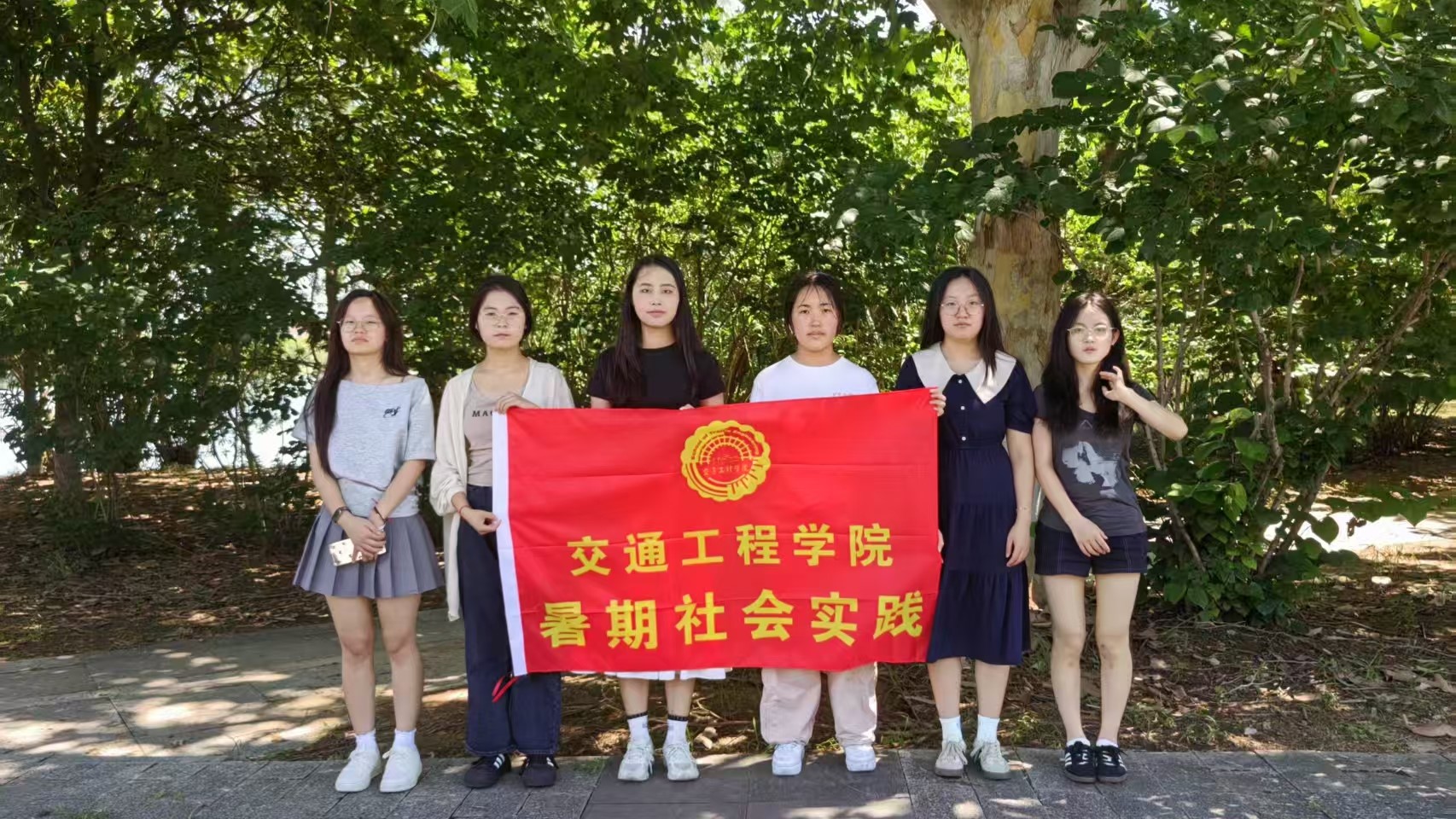 “天印白鷺” 實踐團(tuán)隊開展 “走進(jìn)車企科普社區(qū)” 暑期社會實踐活動