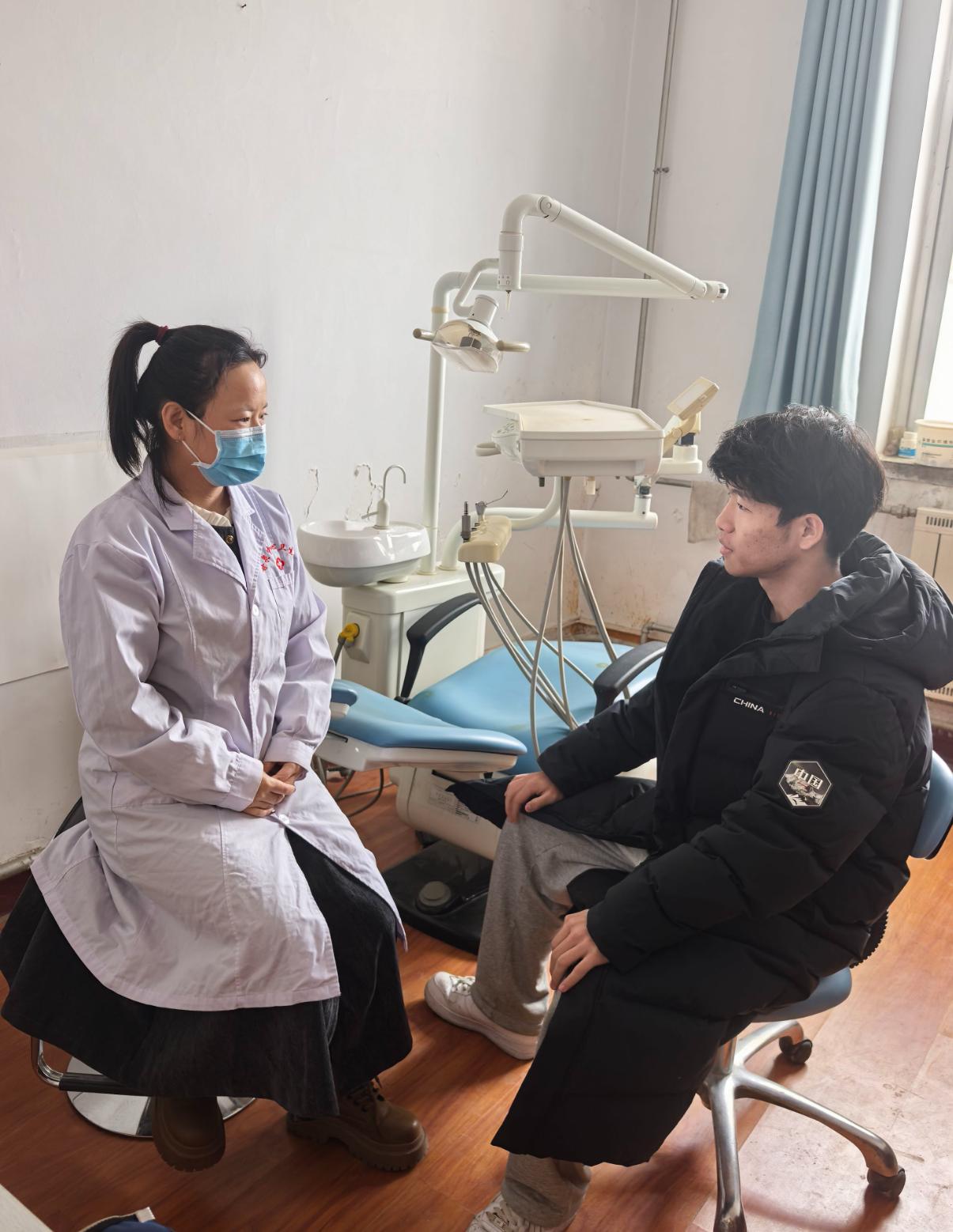 山東大學(xué)殼膜智匠實(shí)踐調(diào)研團(tuán)前往花牛鄉(xiāng)鎮(zhèn)醫(yī)院實(shí)地調(diào)研