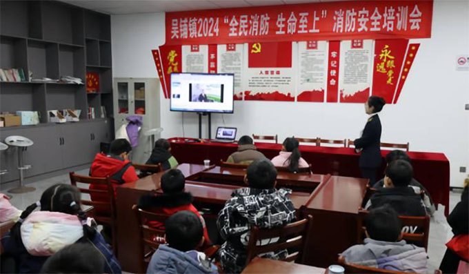 藍天為證，壯志同行：實踐隊探尋總理民航情，續(xù)寫傳承新篇