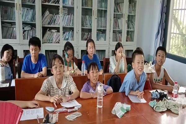 暑期社會實踐：武昌理工學院“青春筑夢”通城志愿服務(wù)隊開展綠色環(huán)保課程