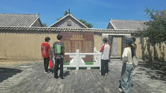 “追尋紅色足跡，傳承信仰之光——淮師計(jì)科學(xué)子探訪淮海戰(zhàn)役紅色旅游景區(qū)”