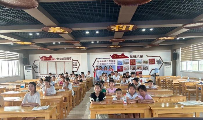 一堂點(diǎn)亮鄉(xiāng)村孩子科技?jí)粝氲腁I啟蒙課 ?