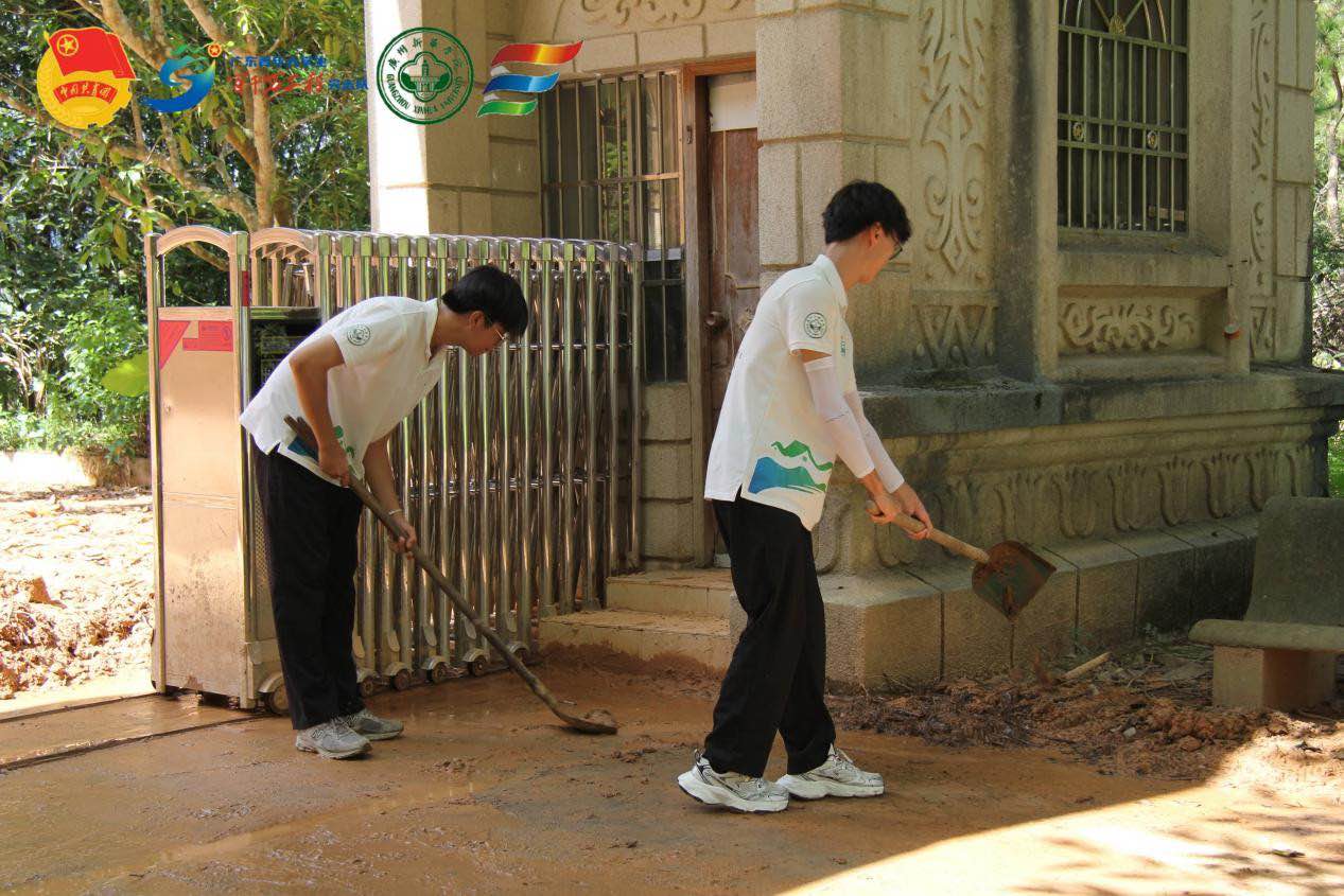 尋峰釀蜜產業(yè)旺，疏淤護航農路興