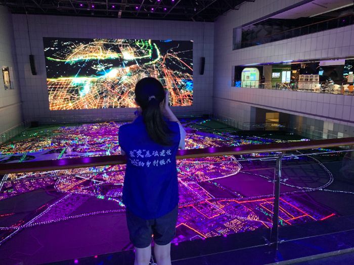 東林學(xué)子踐行綠色使命 走進(jìn)哈爾濱探索生態(tài)交通