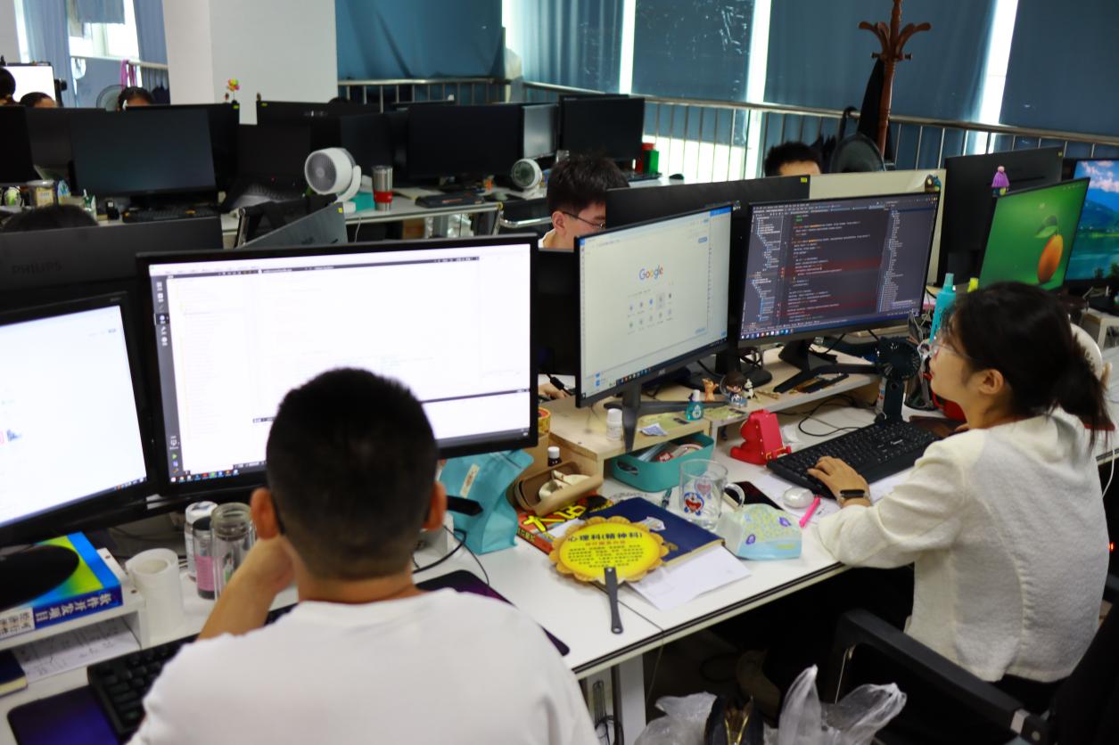 “科技引領(lǐng)未來，云科漢威創(chuàng)新無限”：走進(jìn)云科漢威