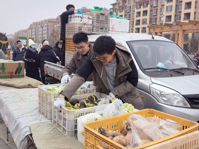 社區(qū)大集聚溫情，助農(nóng)便民暖民心 ——社區(qū)市集，解民憂暖民心活動(dòng)