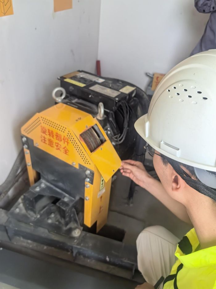 山東大學(xué)“電亮未來(lái)”配電工程實(shí)踐團(tuán)電梯系統(tǒng)學(xué)習(xí)與電機(jī)房檢查