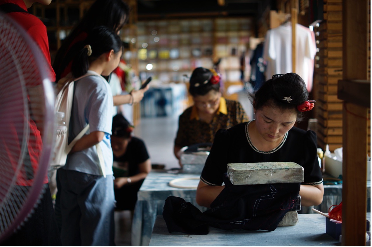 青春長(zhǎng)征 | 廈門大學(xué)創(chuàng)意與創(chuàng)新學(xué)院“創(chuàng)意樹·貴州行”暑期社會(huì)實(shí)踐隊(duì)