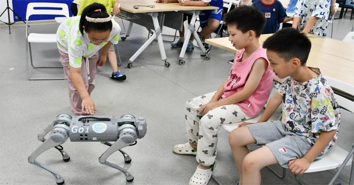 合肥工業(yè)大學儀器學院“五育協(xié)同，社校攜手”赴肥西縣金爐兒童成長中心暑