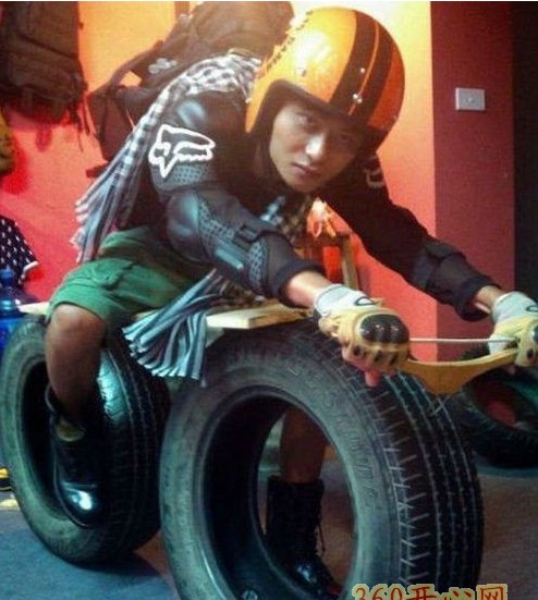 大學(xué)里竟然還有如此搞笑的游戲？真是服了