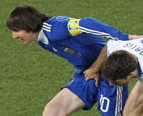 搞笑足球之足球場上竟然還會出現(xiàn)猥瑣的精彩瞬間