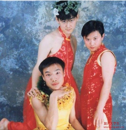 大學(xué)校園里男屌絲們的奇葩照，真夠奇葩的