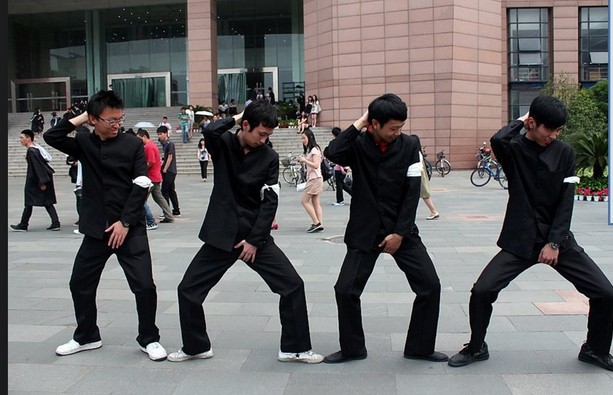 如此搞笑模仿，對(duì)的起邁克杰克遜嗎