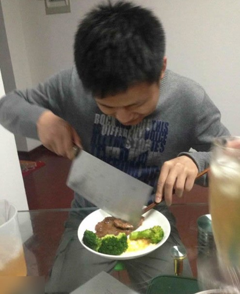 大學(xué)生屌絲吃牛排，就是這么奇葩呀
