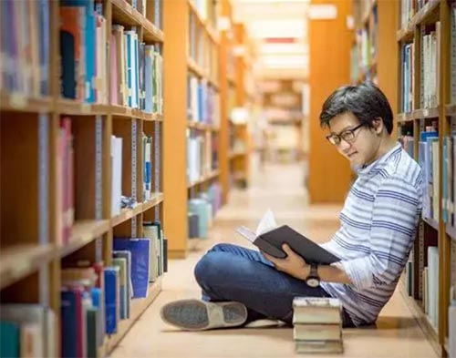 大學(xué)生活怎樣度過才不留遺憾？