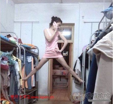 這位學(xué)生妹子是舞蹈系的吧