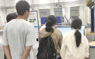 長安大學(xué)學(xué)子走進(jìn)神東礦區(qū)見證“礦井水”蝶變