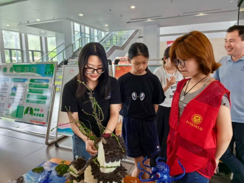 兩周書香伴童行：泰州學(xué)院學(xué)子的“紅心”實踐課