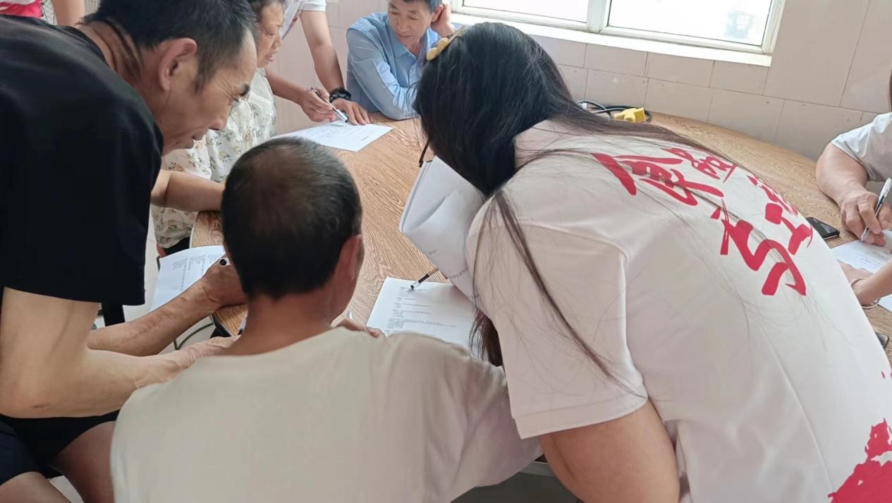 青春助力，禁毒防艾進社區(qū) ——無毒無艾，法治先鋒宣傳隊