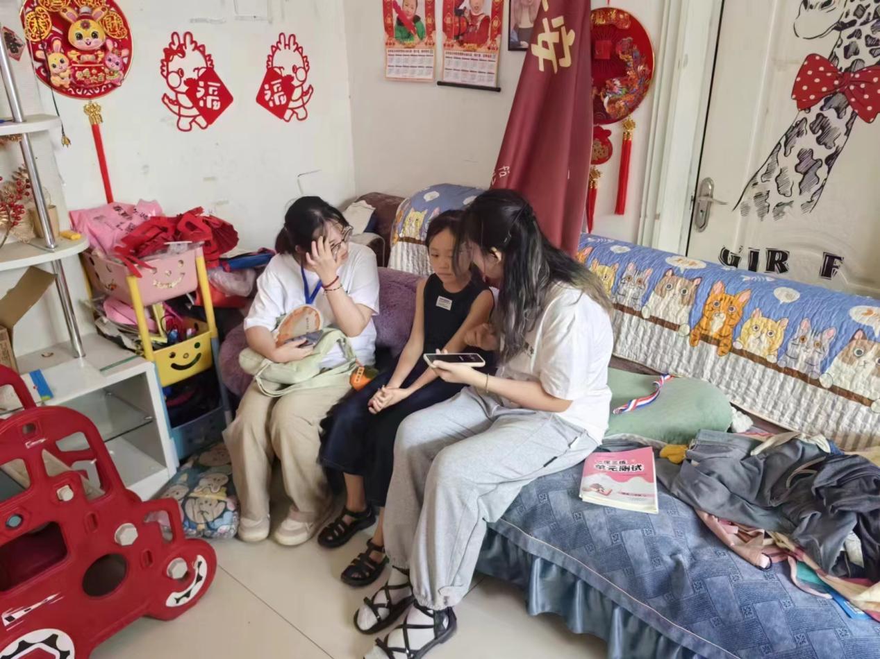 腳踏實(shí)地：走訪村中人